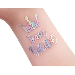 Tattoo kirjaga "Team Bride"